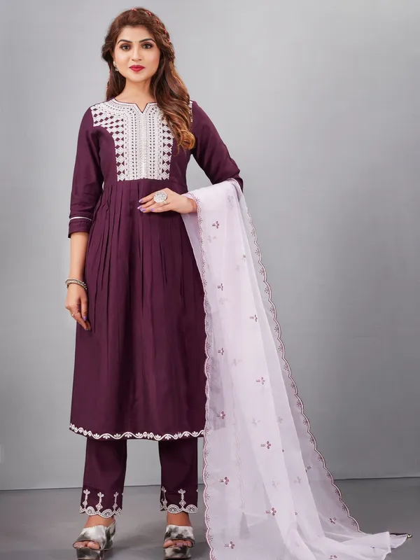 Suha_Womens_Fashion_Ethnic_Purple_Color_Kurta_Sets