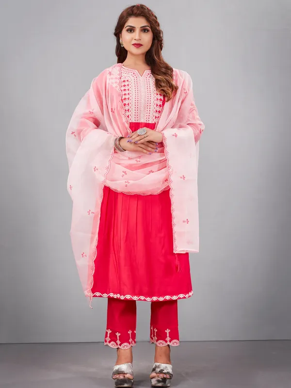 Suha_Womens_Fashion_Ethnic_Red_Color_Kurta_Sets