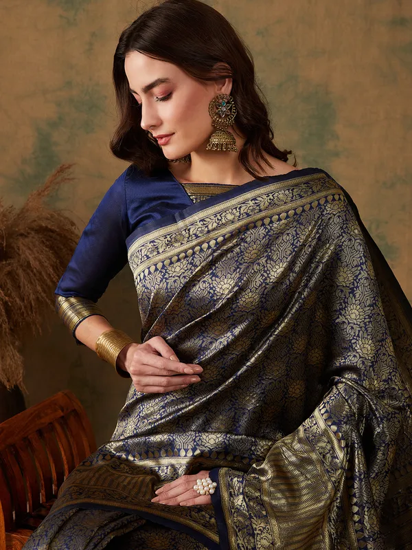 Dark_Blue_Art_Silk_Woven_Banarasi_Saree_With_Unstitched_Blouse_For_Women