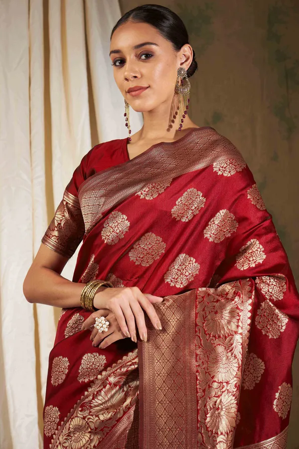 Red_Art_Silk_Woven_Banarasi_Saree_With_Unstitched_Blouse_For_Women