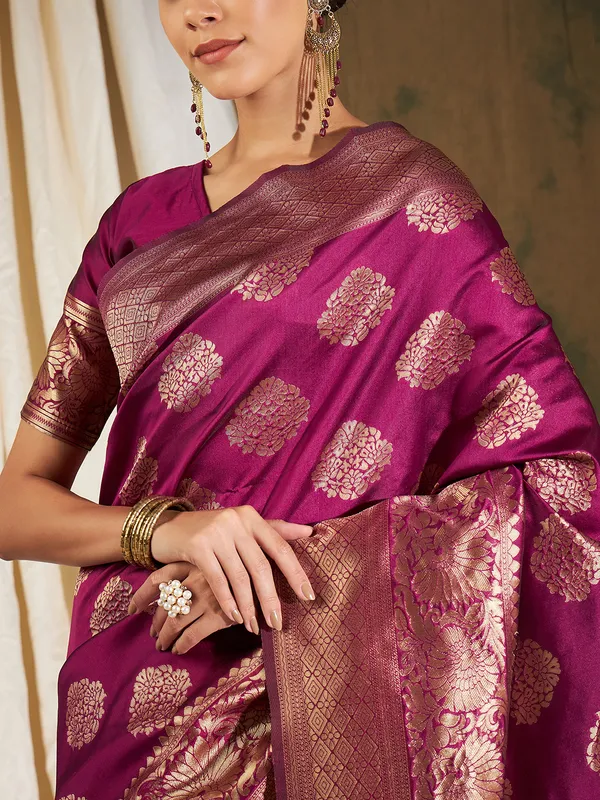Maroon_Art_Silk_Woven_Banarasi_Saree_With_Unstitched_Blouse_For_Women