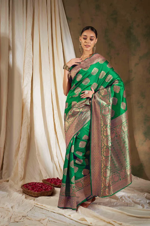 Green_Art_Silk_Woven_Banarasi_Saree_With_Unstitched_Blouse_For_Women