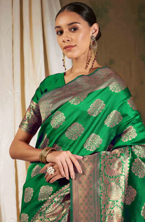 Green_Art_Silk_Woven_Banarasi_Saree_With_Unstitched_Blouse_For_Women