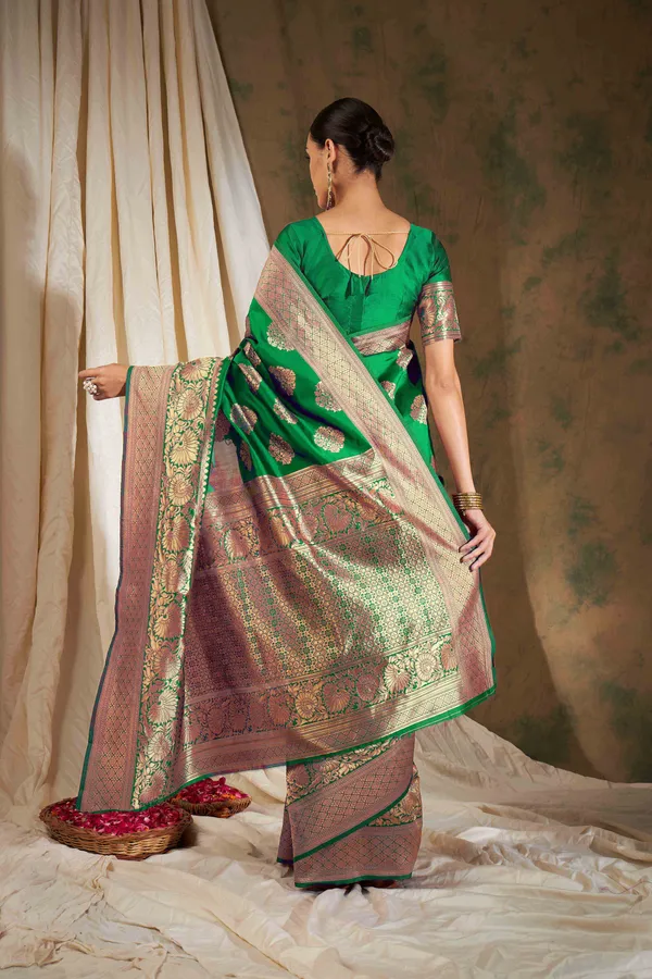 Green_Art_Silk_Woven_Banarasi_Saree_With_Unstitched_Blouse_For_Women