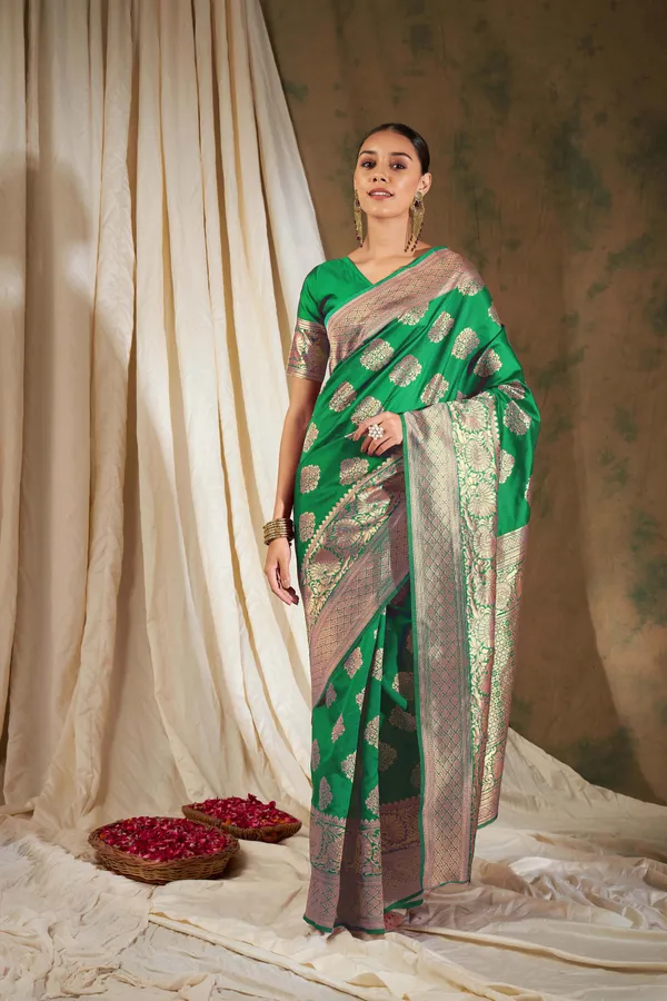 Green_Art_Silk_Woven_Banarasi_Saree_With_Unstitched_Blouse_For_Women