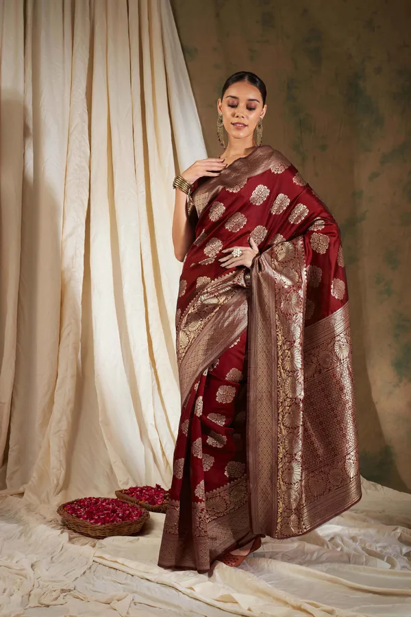 Maroon_Art_Silk_Woven_Banarasi_Saree_With_Unstitched_Blouse_For_Women