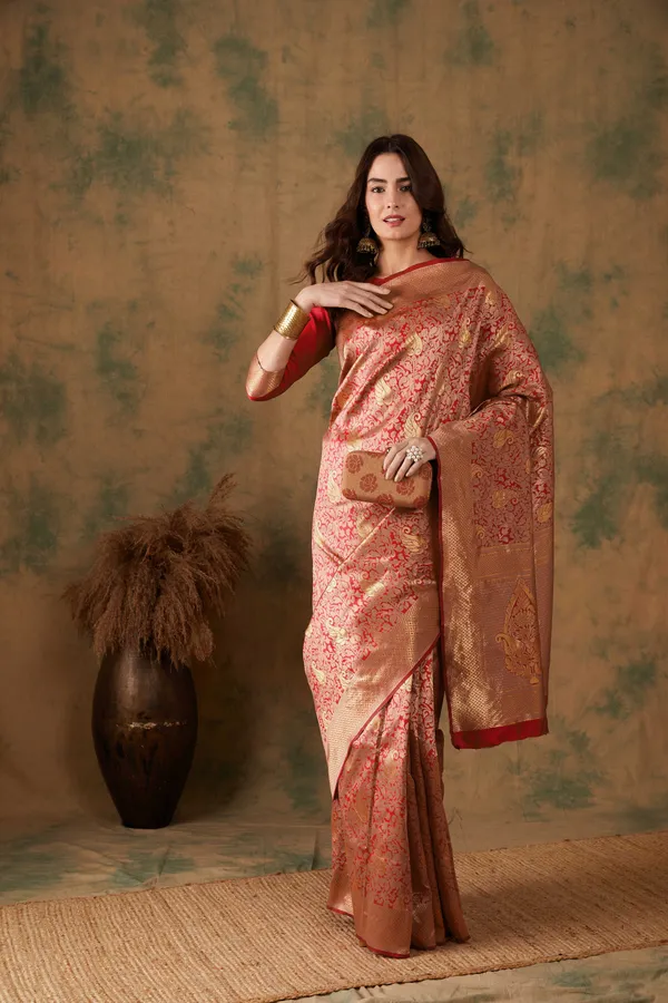 Red_Art_Silk_Woven_Banarasi_Saree_With_Unstitched_Blouse_For_Women