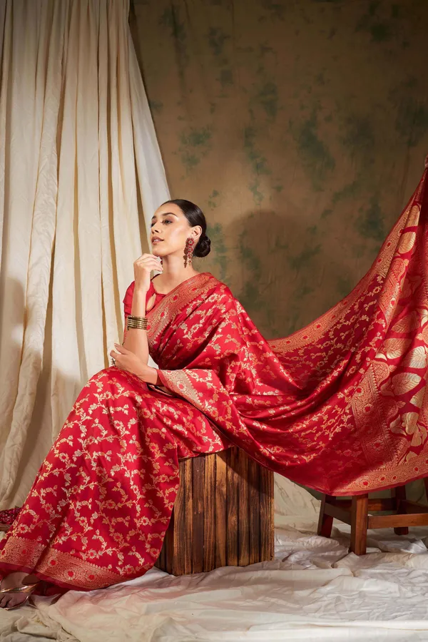 Brown_Art_Silk_Woven_Banarasi_Saree_With_Unstitched_Blouse_For_Women