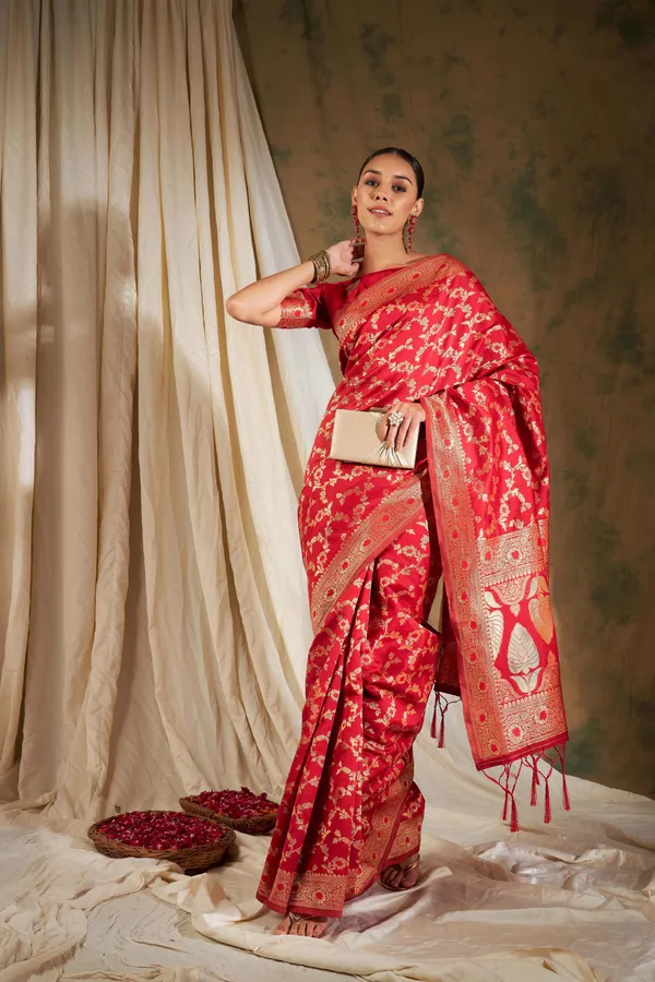 Brown_Art_Silk_Woven_Banarasi_Saree_With_Unstitched_Blouse_For_Women