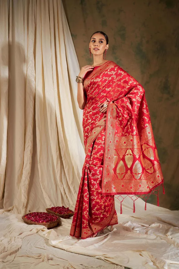 Brown_Art_Silk_Woven_Banarasi_Saree_With_Unstitched_Blouse_For_Women
