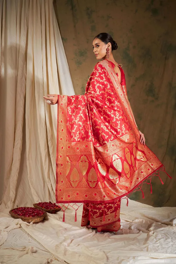 Brown_Art_Silk_Woven_Banarasi_Saree_With_Unstitched_Blouse_For_Women