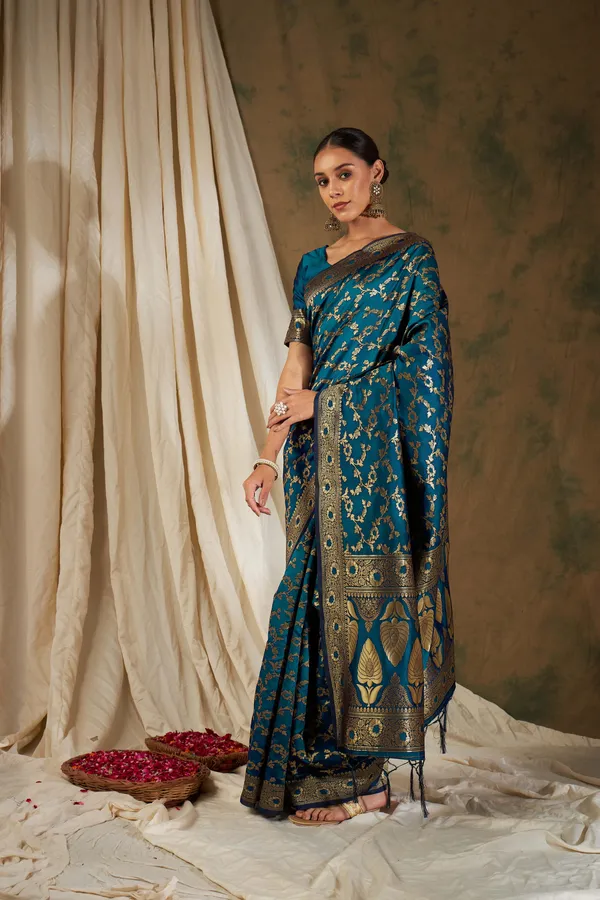 Blue_Art_Silk_Woven_Banarasi_Saree_With_Unstitched_Blouse_For_Women