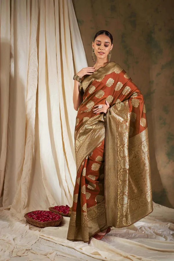 Orange_Art_Silk_Woven_Banarasi_Saree_With_Unstitched_Blouse_For_Women