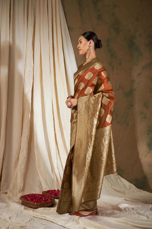 Orange_Art_Silk_Woven_Banarasi_Saree_With_Unstitched_Blouse_For_Women