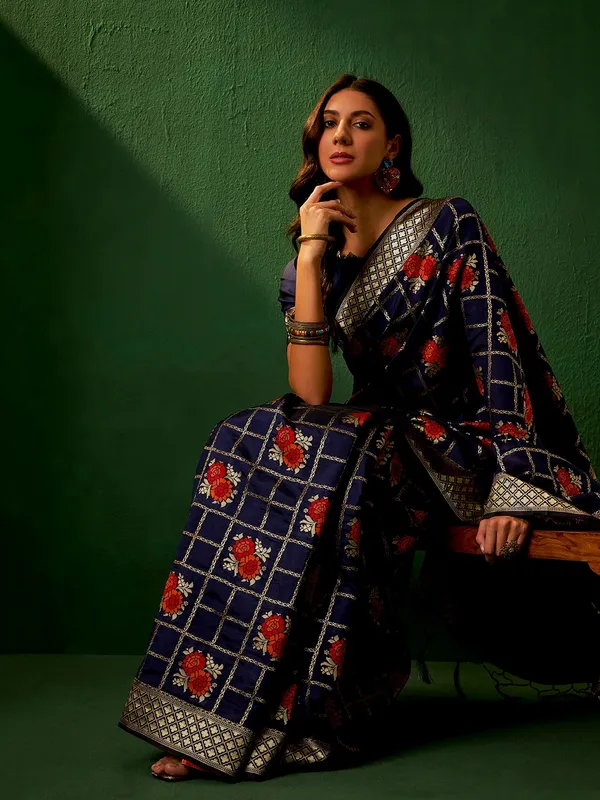 Dark_Blue_Art_Silk_Woven_Banarasi_Saree_With_Unstitched_Blouse_For_Women