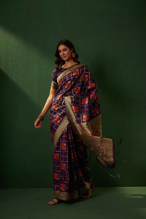 Purple_Art_Silk_Woven_Banarasi_Saree_With_Unstitched_Blouse_For_Women