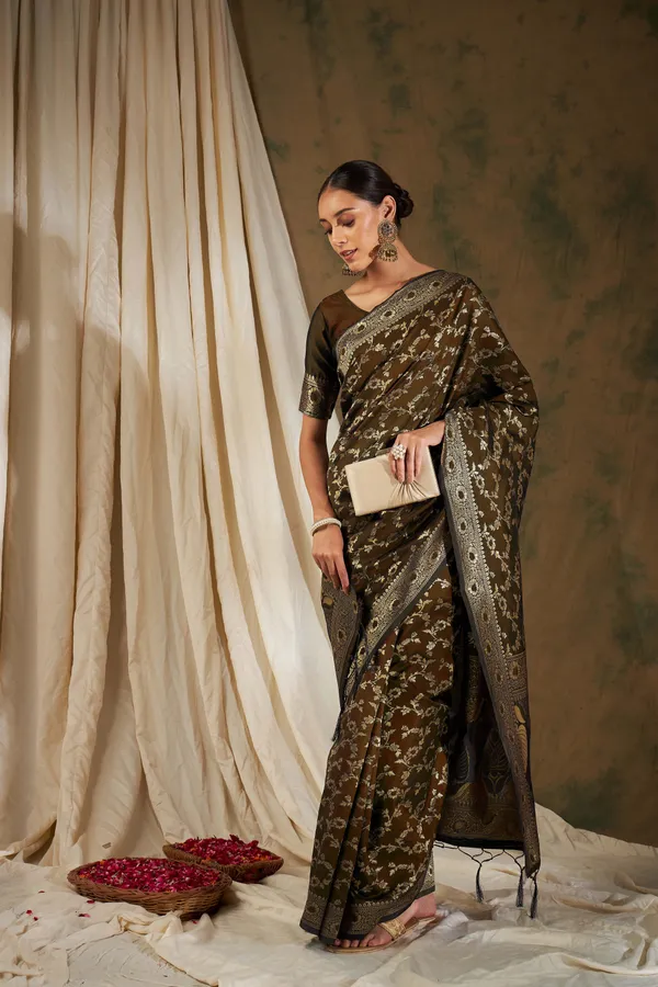 Brown_Art_Silk_Woven_Banarasi_Saree_With_Unstitched_Blouse_For_Women