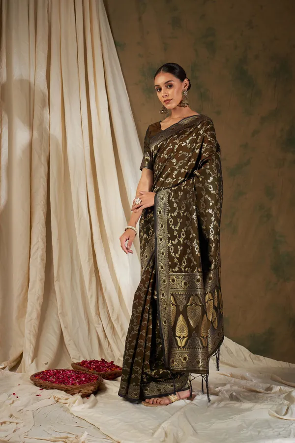 Brown_Art_Silk_Woven_Banarasi_Saree_With_Unstitched_Blouse_For_Women