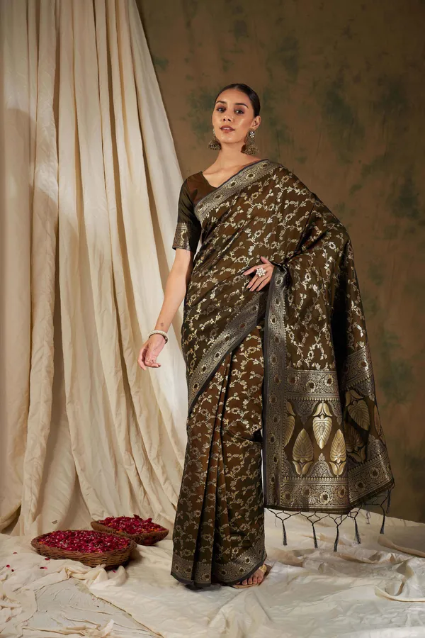 Brown_Art_Silk_Woven_Banarasi_Saree_With_Unstitched_Blouse_For_Women