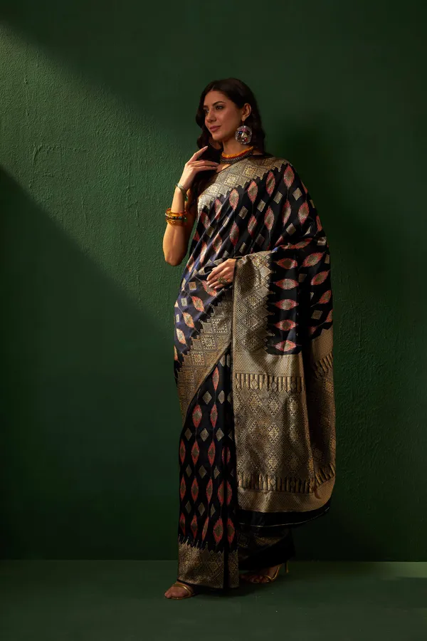 Black_Art_Silk_Woven_Banarasi_Saree_With_Unstitched_Blouse_For_Women