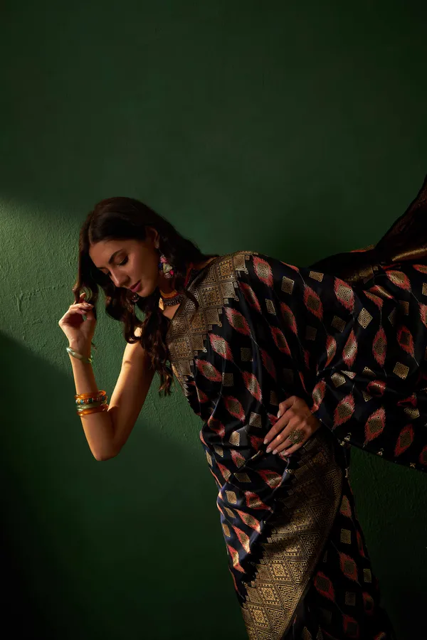Black_Art_Silk_Woven_Banarasi_Saree_With_Unstitched_Blouse_For_Women