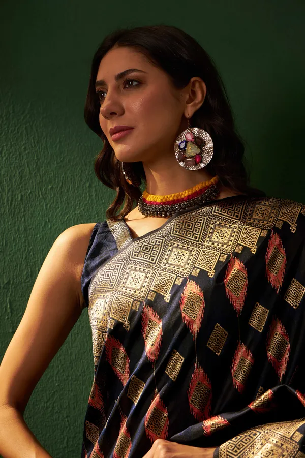 Black_Art_Silk_Woven_Banarasi_Saree_With_Unstitched_Blouse_For_Women