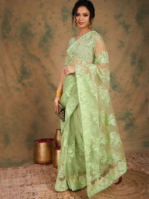 Green_Supernet_Embroidered_Banarasi_Saree_With_Unstitched_Blouse_For_Women