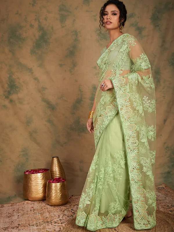 Green_Supernet_Embroidered_Banarasi_Saree_With_Unstitched_Blouse_For_Women