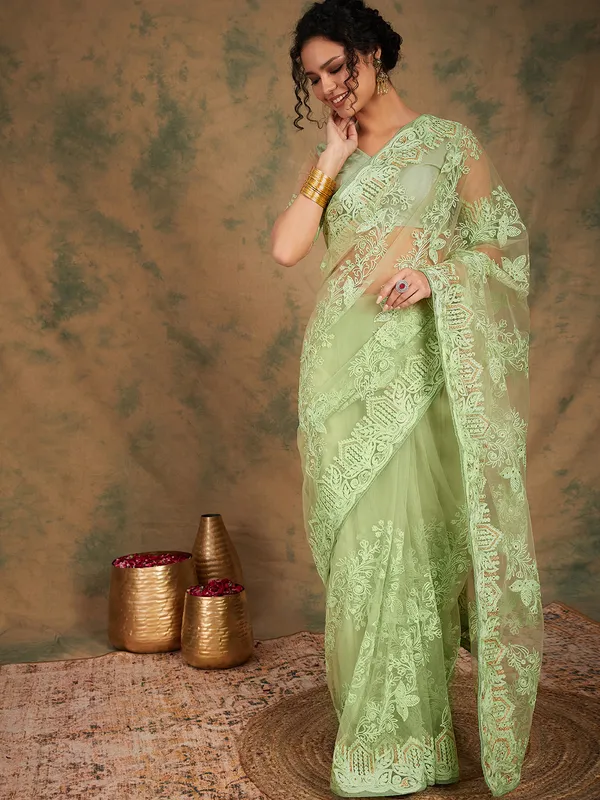Green_Supernet_Embroidered_Banarasi_Saree_With_Unstitched_Blouse_For_Women