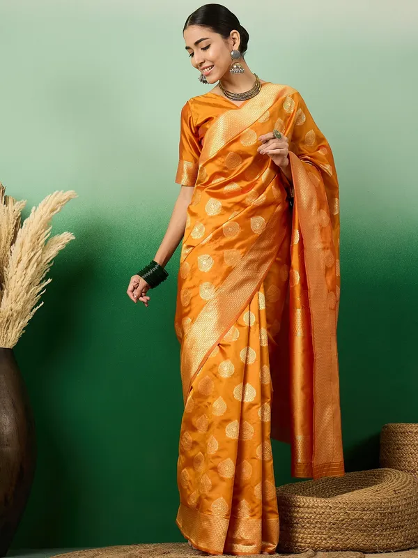 Orange_Art_Silk_Woven_Banarasi_Saree_With_Unstitched_Blouse_For_Women