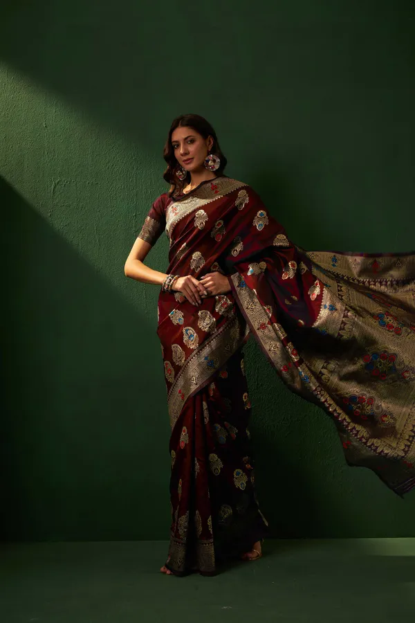 Maroon_Art_Silk_Woven_Banarasi_Saree_With_Unstitched_Blouse_For_Women