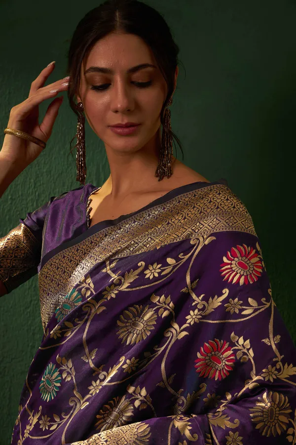 Maroon_Art_Silk_Woven_Banarasi_Saree_With_Unstitched_Blouse_For_Women