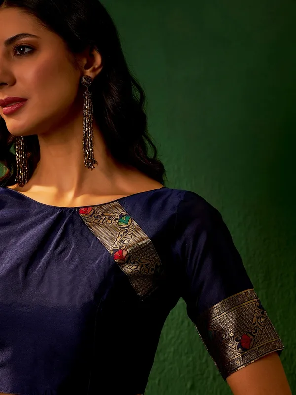 Dark_Blue_Art_Silk_Woven_Banarasi_Saree_With_Unstitched_Blouse_For_Women