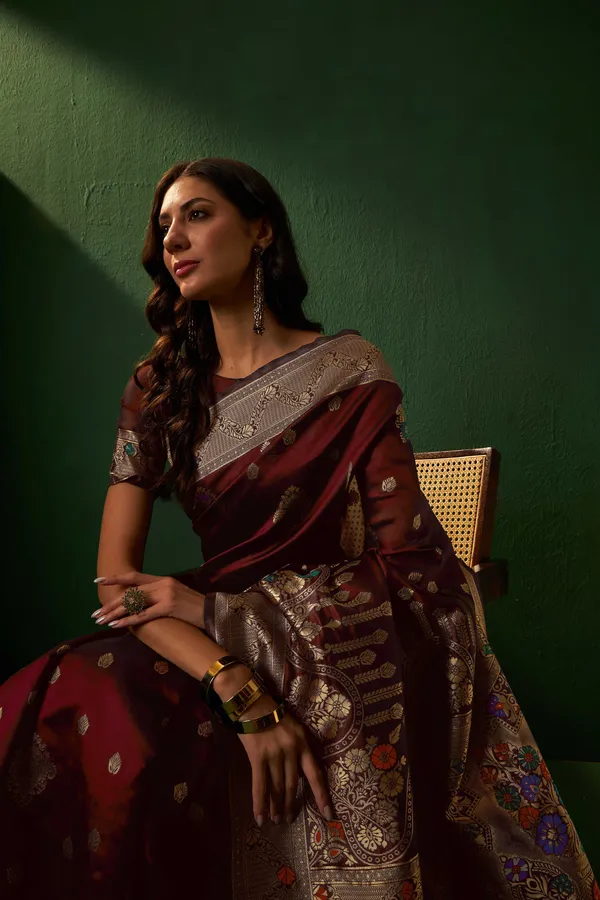 Maroon_Art_Silk_Woven_Banarasi_Saree_With_Unstitched_Blouse_For_Women