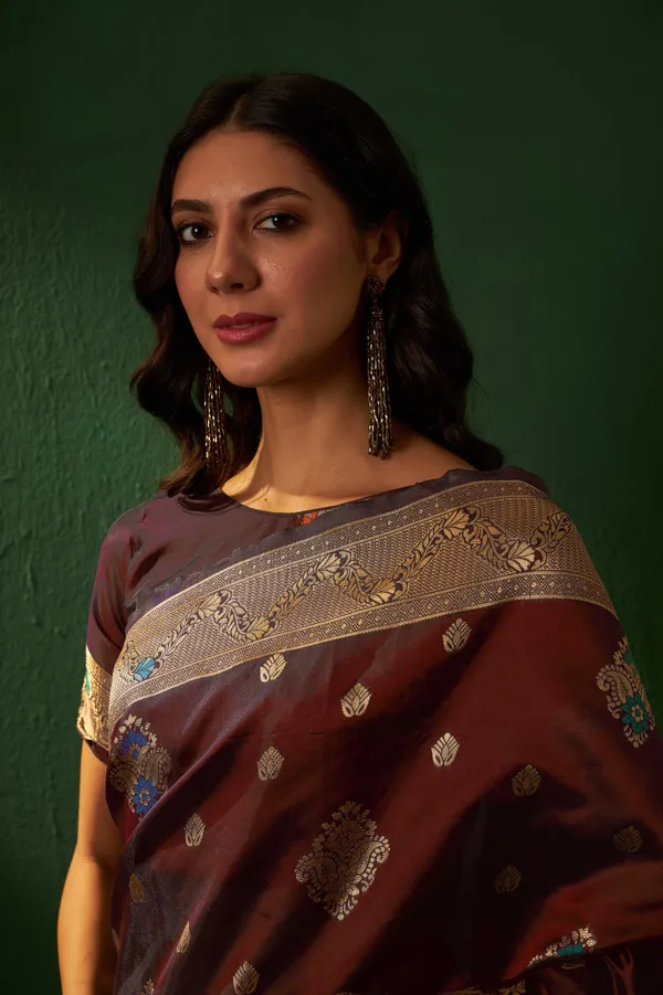 Maroon_Art_Silk_Woven_Banarasi_Saree_With_Unstitched_Blouse_For_Women