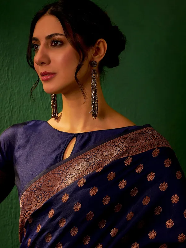 Dark_Blue_Art_Silk_Woven_Banarasi_Saree_With_Unstitched_Blouse_For_Women