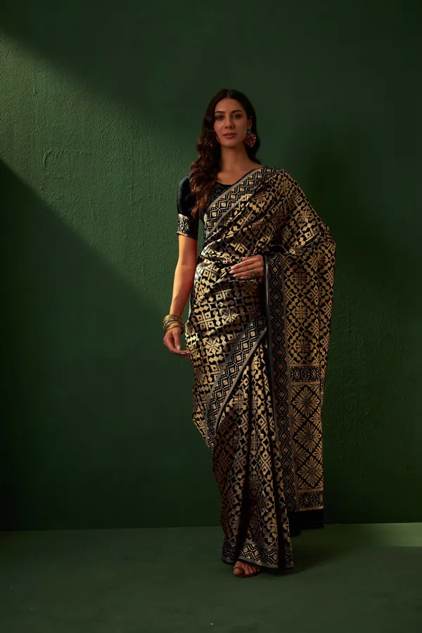 Black_Art_Silk_Woven_Banarasi_Saree_With_Unstitched_Blouse_For_Women