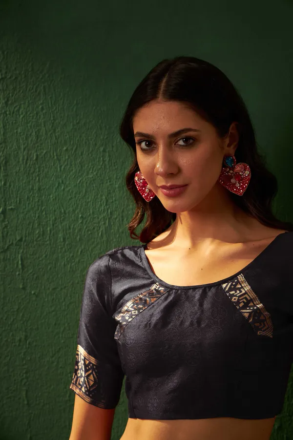 Black_Art_Silk_Woven_Banarasi_Saree_With_Unstitched_Blouse_For_Women