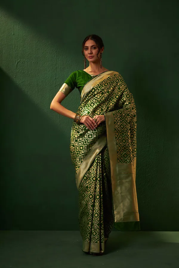 Green_Art_Silk_Woven_Banarasi_Saree_With_Unstitched_Blouse_For_Women
