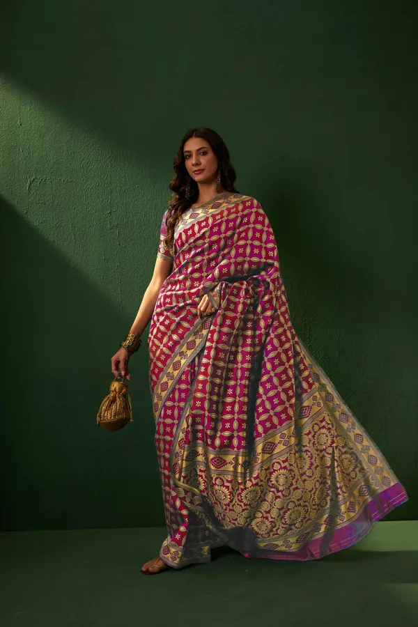 Brown_Art_Silk_Woven_Banarasi_Saree_With_Unstitched_Blouse_For_Women