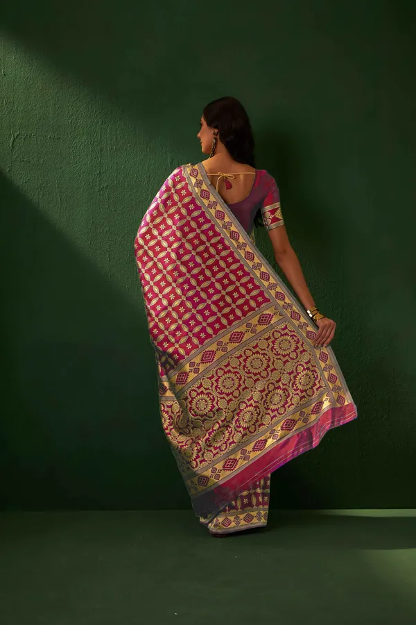 Brown_Art_Silk_Woven_Banarasi_Saree_With_Unstitched_Blouse_For_Women