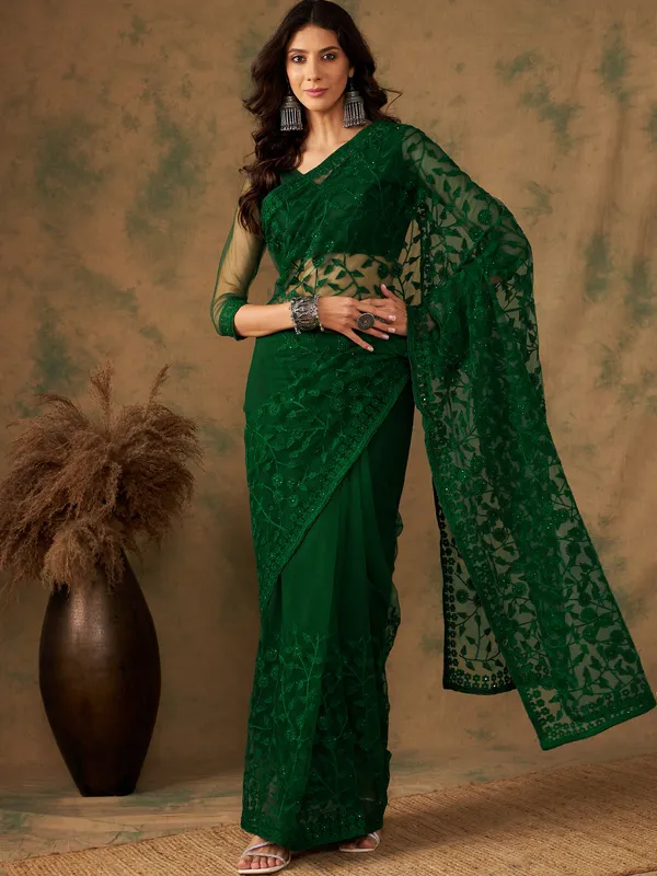 Green_Supernet_Embroidered_Banarasi_Saree_With_Unstitched_Blouse_For_Women