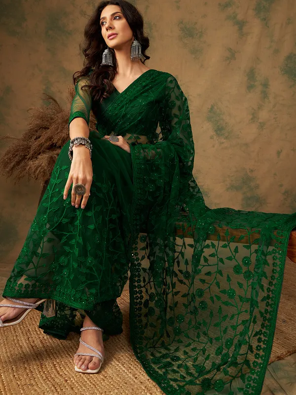 Green_Supernet_Embroidered_Banarasi_Saree_With_Unstitched_Blouse_For_Women