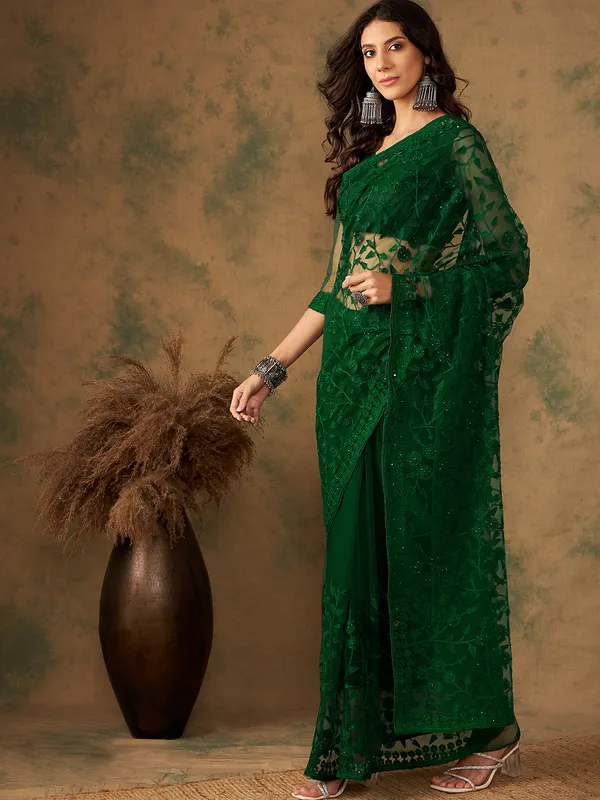 Green_Supernet_Embroidered_Banarasi_Saree_With_Unstitched_Blouse_For_Women