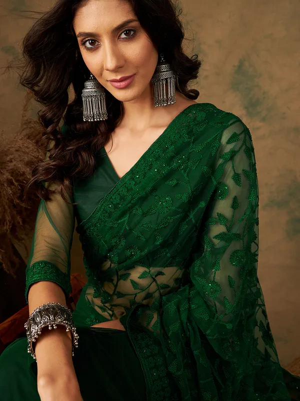 Green_Supernet_Embroidered_Banarasi_Saree_With_Unstitched_Blouse_For_Women
