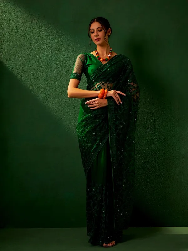 Green_Supernet_Embroidered_Banarasi_Saree_With_Unstitched_Blouse_For_Women