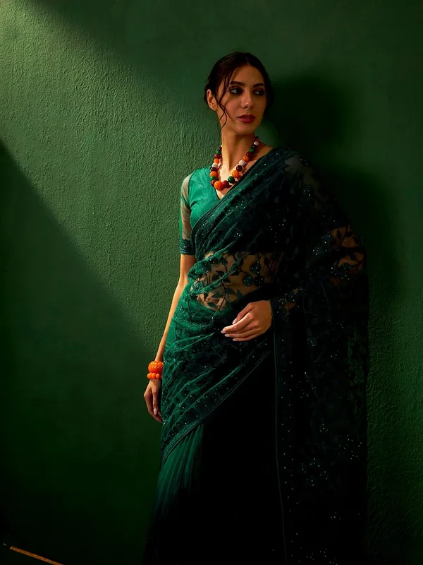 Green_Supernet_Embroidered_Banarasi_Saree_With_Unstitched_Blouse_For_Women
