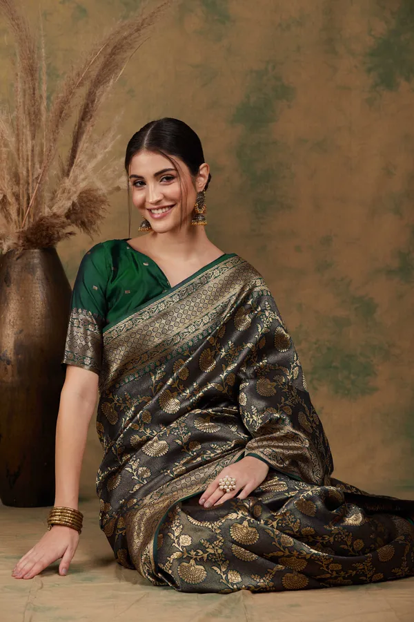 Green_Art_Silk_Woven_Banarasi_Saree_With_Unstitched_Blouse_For_Women