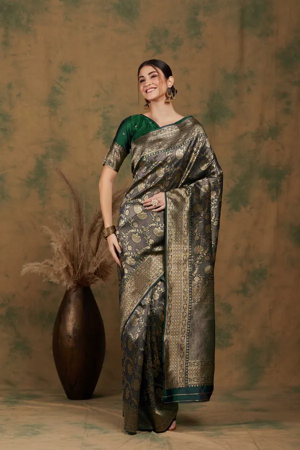 Green_Art_Silk_Woven_Banarasi_Saree_With_Unstitched_Blouse_For_Women