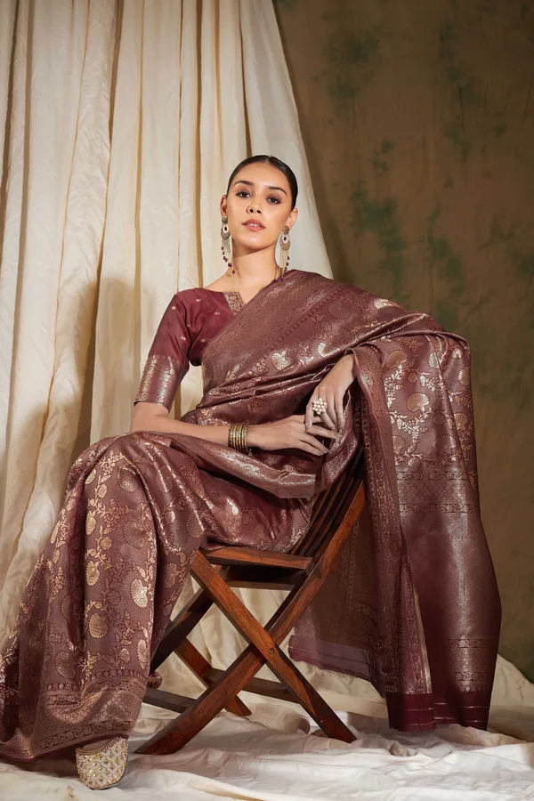 Maroon_Art_Silk_Woven_Banarasi_Saree_With_Unstitched_Blouse_For_Women